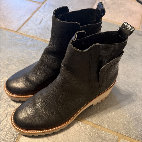 Dolce Vita Shoes - Dolce Vita Black leather Rielle pull on Chelsea boots size 7.5